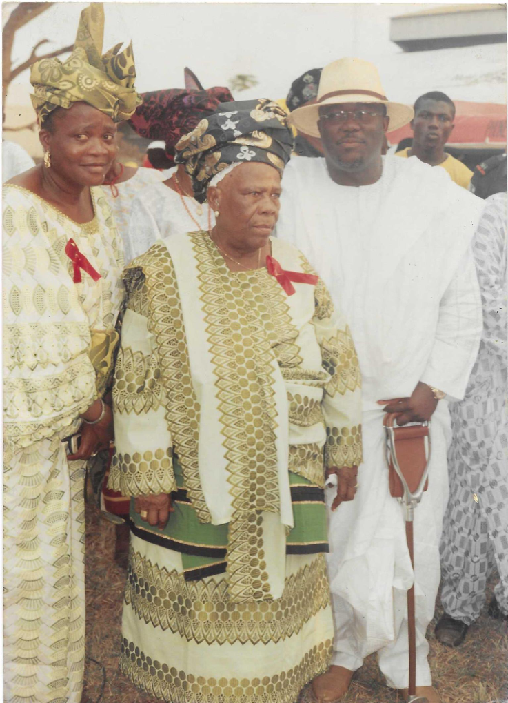 DEJI WITH IYALOJA FROM LAGOS ISLAND. OYA OBA